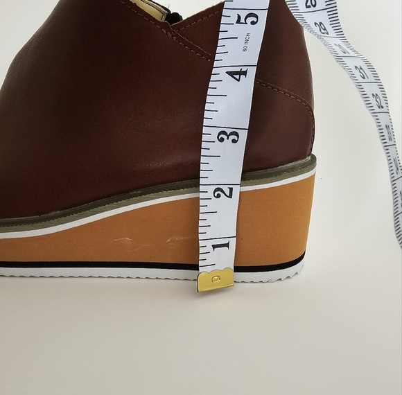 Women's Maroon Platform Slip-On Shoes Size 8 - Picture 7 of 7
